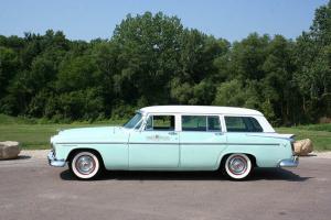 Chrysler : Town & Country 5 Door Wagon Photo