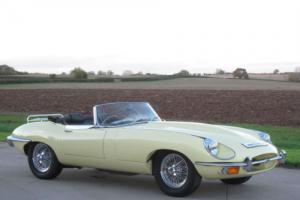 1969 Jaguar 'E' TYPE S2 4.2 Roadster - Primrose Yellow Photo
