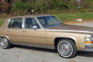 Cadillac : Fleetwood Brougham