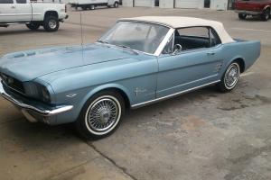 Ford : Mustang Conv Photo