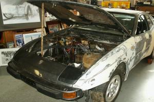 Porsche : 944 rolling chassis Photo