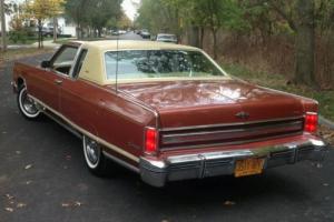Lincoln : Continental 2 Door Town Coupe