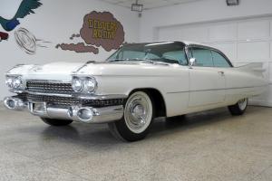 Cadillac : DeVille Series 62 Coupe