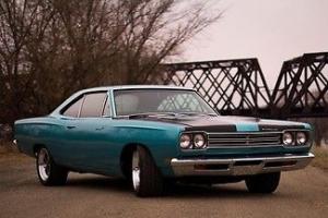 Plymouth : Road Runner 2 Door Coupe Photo