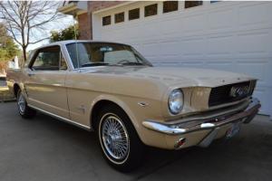 Ford : Mustang 2 DR HARDTOP Photo