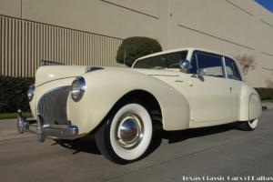 Lincoln : Continental Two-Door Coupe Photo