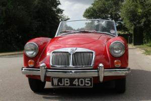 MGA 1600 DELUXE ROADSTER Photo
