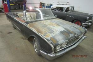 Ford : Galaxie sunliner Photo