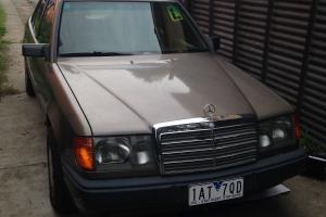 Mercedes 260E in Parkdale, VIC