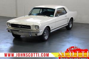 Ford : Mustang Hardtop