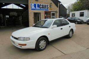 Toyota Camry 2.2 auto GL in white 65,000 miles