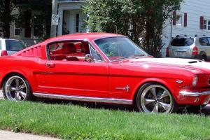Ford : Mustang 2+2 Fastback Photo