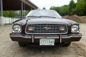 FORD MUSTANG GHIA 1975 COUPÉ - 2 PORTES