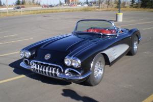 Chevrolet : Corvette Convertible Photo