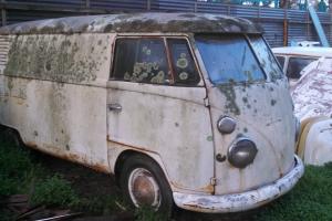 VW Split Window 1964 Kombi Panel VAN Volkswagen BUS Transporter Type 2 1500cc Photo