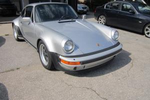 Porsche : 930