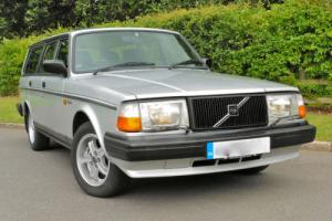 1990/H Volvo 240 2.3 GLT ESTATE AUTO with 2 DR OWNERS FROM NEW & FVolvoSH Photo