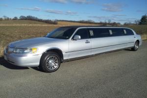 Lincoln : Town Car Executive Limousine 4-Door