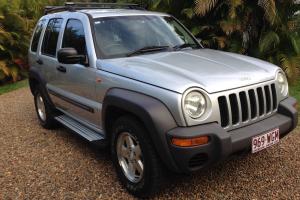Jeep Cherokee Limited 4x4 2004 4D Wagon Automatic 3 7L Multi Point in QLD
