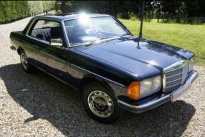Mercedes-Benz 230 Ce Pillarless Coupe PETROL MANUAL 1983/Y Photo