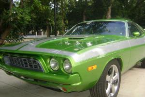Dodge: Challenger Photo