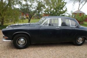 DAIMLER 420 WITH MANUAL GEARBOX + O.D Photo