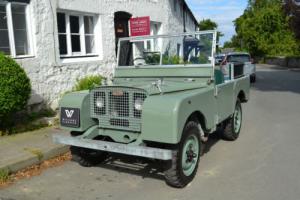 Land Rover Series 1 80" 1949 Lights Behind the Grille in Great Condition Photo