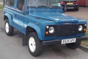 Land Rover Defender 1984 County model Photo