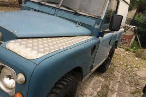LAND ROVER 88" - 4 CYL BLUE/WHITE