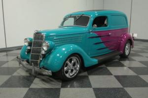 1935 Ford Sedan Delivery Photo