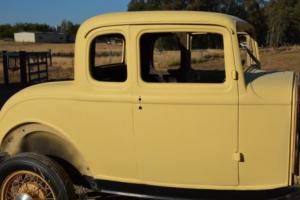 1932 Ford 5 window coupe Photo
