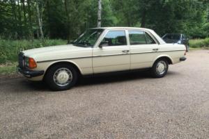 Mercedes Benz 230e (W123) saloon for sale