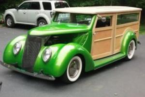 1937 Ford Woody Wagon