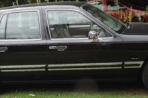 1992 LINCOLN TOWN CAR IN BLACK COMPLETELY ORIGINAL