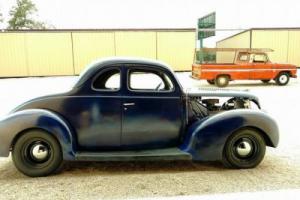 1937 Ford Coupe Photo