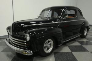 1947 Ford Deluxe Coupe Photo