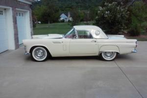 1956 Ford Thunderbird