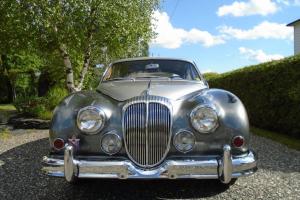 Jaguar: Daimler 2.5 V8 Leather Photo