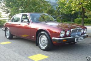 1984 JAGUAR SOVEREIGN 4.2 AUTO CRANBERRY RED LOW MILEAGE EXAMPLE. MUCH SPENT Photo