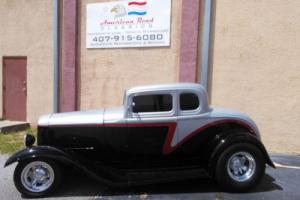 1932 Ford 5 Window Coupe Photo