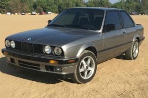 1989 BMW 3-Series is Photo