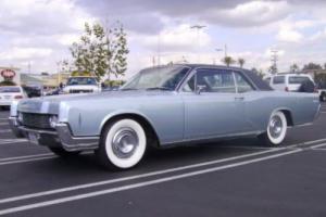 1966 Lincoln Continental Photo