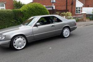 1990 MERCEDES 300CE 24V AUTO W124 GREY PILLARLESS COUPE 2 PREVIOUS OWNERS Photo