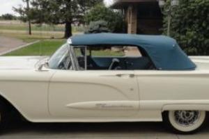 1960 Ford Thunderbird Photo