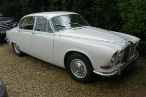  DAIMLER SOVEREIGN 420 , 12MONTHS MOT AND TAX, IS TAX EXCEMPT, LOW RESERVE.  Photo