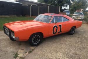 DODGE CHARGER GENERAL LEE CAR "BE THE DUKE BOYS " Photo