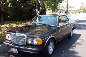 1982 Mercedes-Benz 300-Series coupe