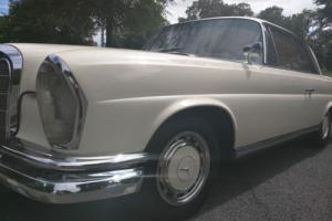 1963 Mercedes-Benz 200-Series 220SEB Photo