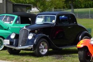 1933 Willys 77 Photo