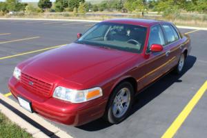 2002 Ford Crown Victoria Photo